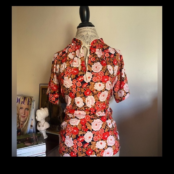 lady Caribou Tops - Vintage Lady Caribou floral short sleeve blouse.